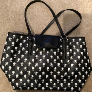 SOLD - Black & White Flower COACH Purse Tote Shoulder Bag